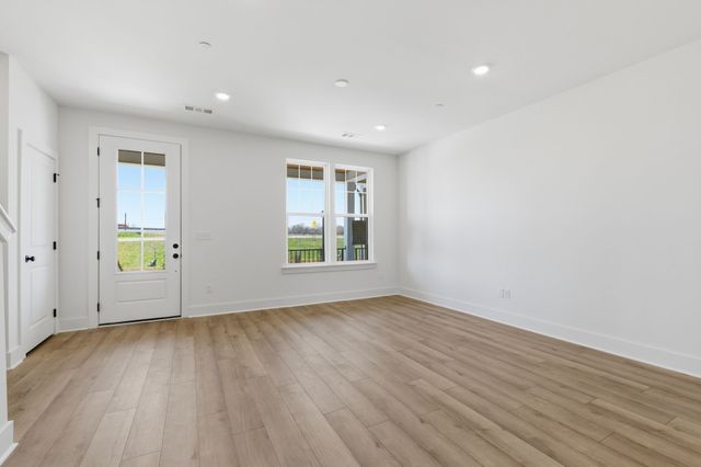 220 Nearwater Place, Hendersonville, TN 37075