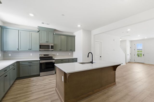 220 Nearwater Place, Hendersonville, TN 37075