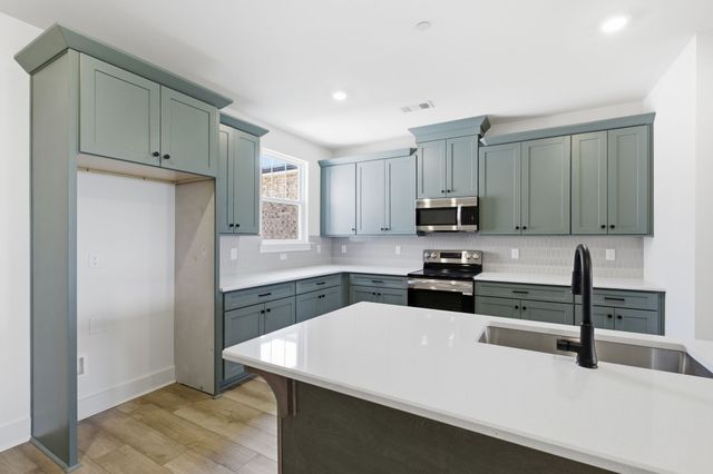 220 Nearwater Place, Hendersonville, TN 37075