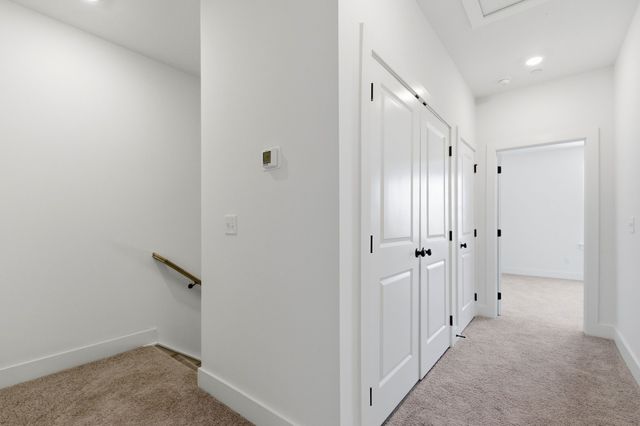 220 Nearwater Place, Hendersonville, TN 37075