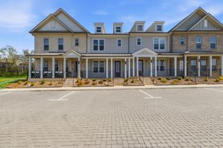 220 Nearwater Place, Hendersonville, TN 37075