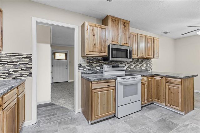 11753 Old Moffat Road, Wilmer, AL 36587