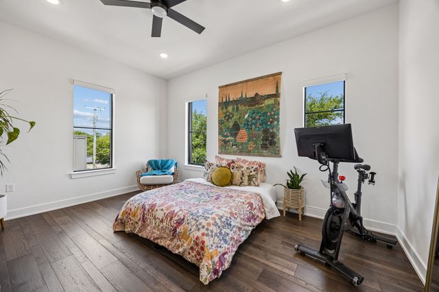 737 N Zang Boulevard 103, Dallas, TX 75208