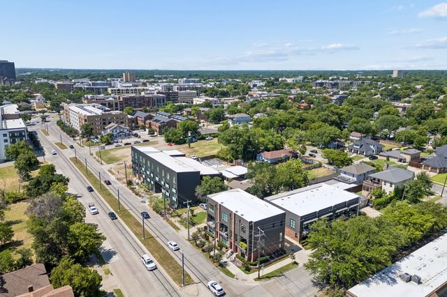 737 N Zang Boulevard 103, Dallas, TX 75208