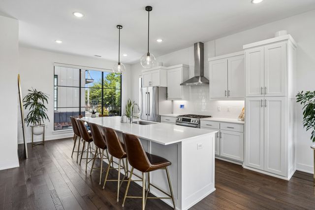 737 N Zang Boulevard 103, Dallas, TX 75208