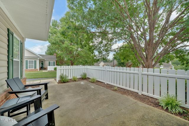 223 Avonlea Place, Johnson City, TN 37604