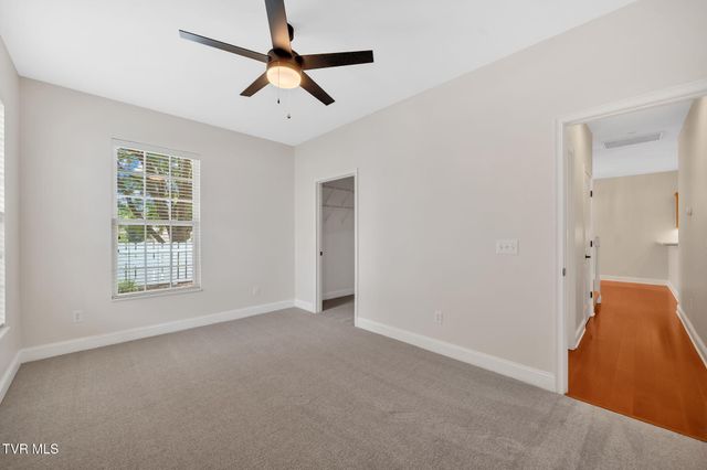 223 Avonlea Place, Johnson City, TN 37604