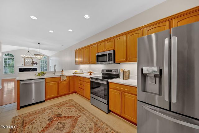 223 Avonlea Place, Johnson City, TN 37604