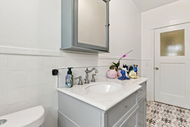 1055 San Mateo Avenue, San Bruno, CA 94066
