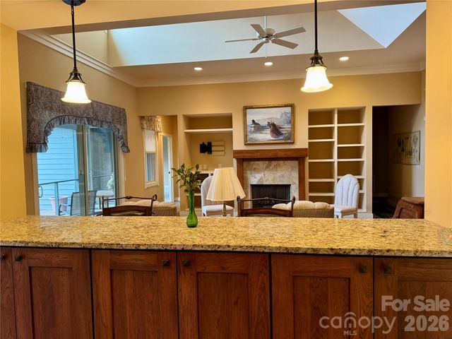 894 Dunroy Drive, Hendersonville, NC 28739