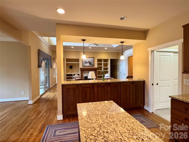 894 Dunroy Drive, Hendersonville, NC 28739