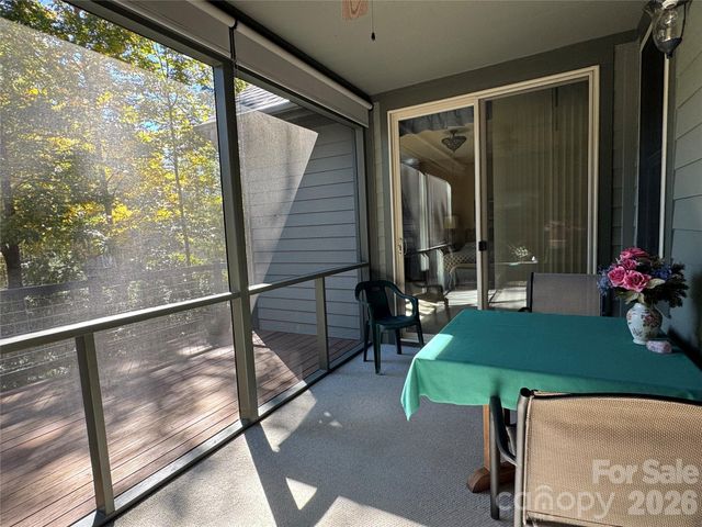 894 Dunroy Drive, Hendersonville, NC 28739