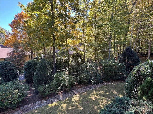 894 Dunroy Drive, Hendersonville, NC 28739