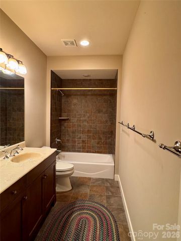 894 Dunroy Drive, Hendersonville, NC 28739