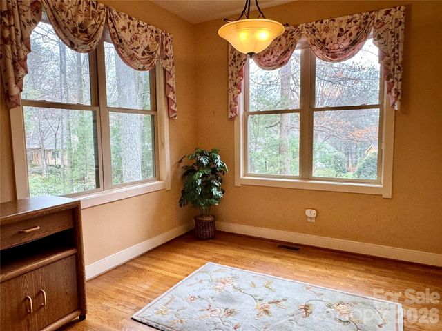 894 Dunroy Drive, Hendersonville, NC 28739