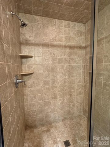 894 Dunroy Drive, Hendersonville, NC 28739