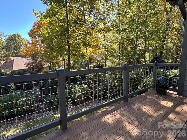 894 Dunroy Drive, Hendersonville, NC 28739