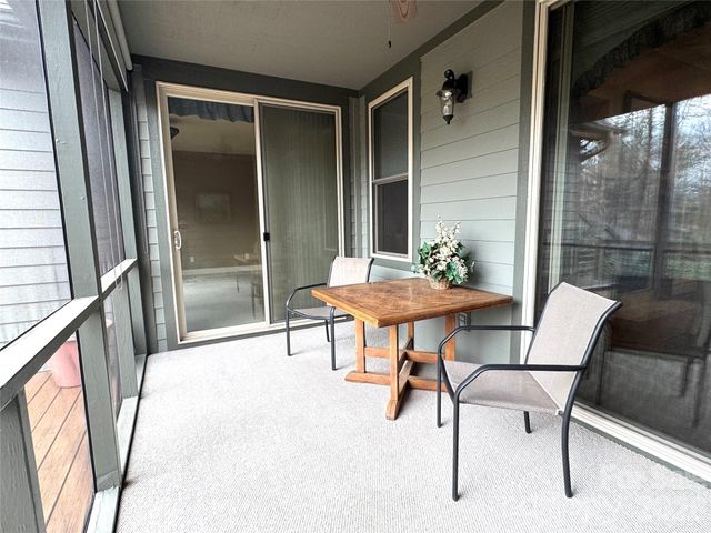 894 Dunroy Drive, Hendersonville, NC 28739