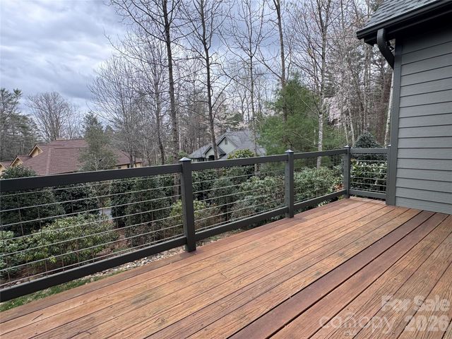 894 Dunroy Drive, Hendersonville, NC 28739