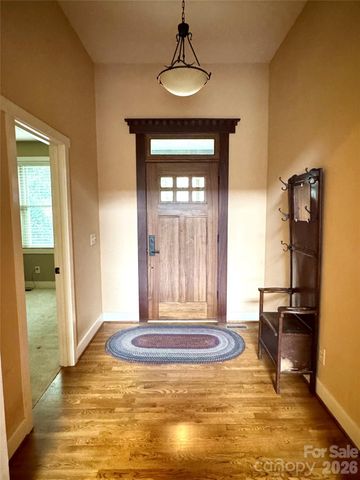 894 Dunroy Drive, Hendersonville, NC 28739