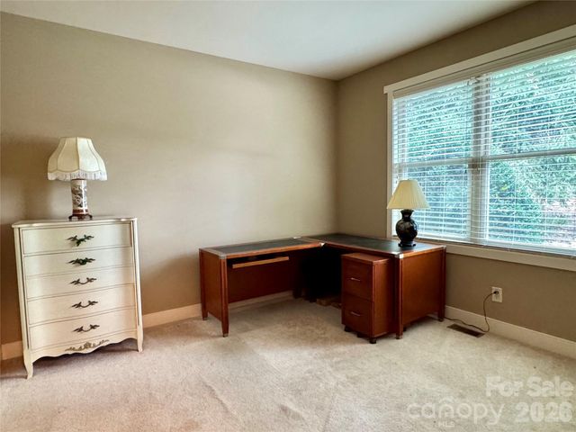 894 Dunroy Drive, Hendersonville, NC 28739