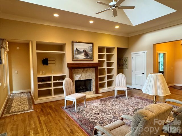 894 Dunroy Drive, Hendersonville, NC 28739