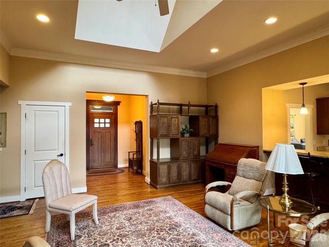 894 Dunroy Drive, Hendersonville, NC 28739