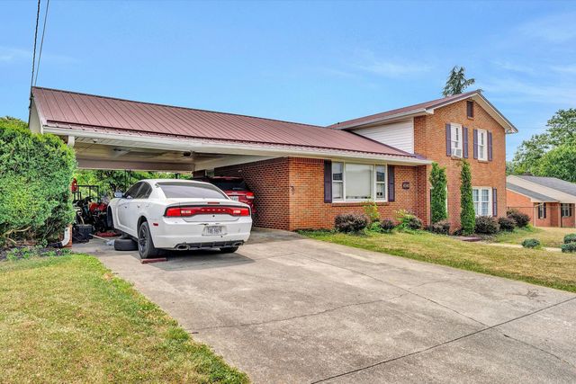 4348 Tellico RD NW, Roanoke, VA 24017