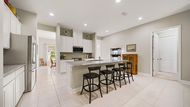 1628 Lewis Lake Ln, Middleburg, FL 32068