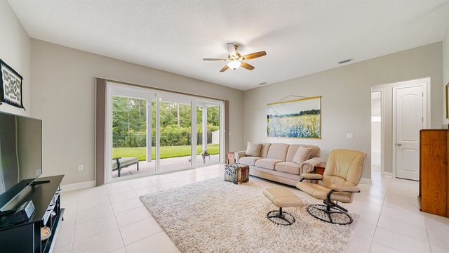 1628 Lewis Lake Ln, Middleburg, FL 32068