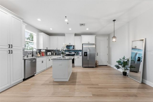 3414 RIVERVIEW DRIVE, Tampa, FL 33604