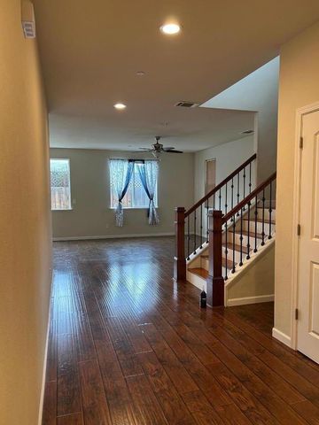 291 Slate Avenue, Hollister, CA 95023