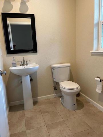 291 Slate Avenue, Hollister, CA 95023