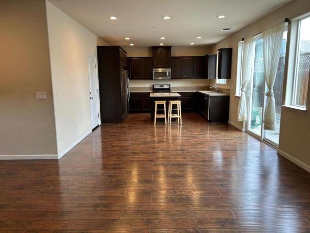 291 Slate Avenue, Hollister, CA 95023