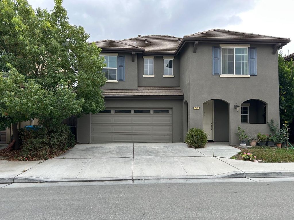 291 Slate Avenue, Hollister, CA 95023