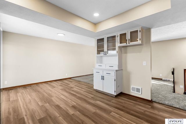 6355 S 140th Circle, Omaha, NE 68137