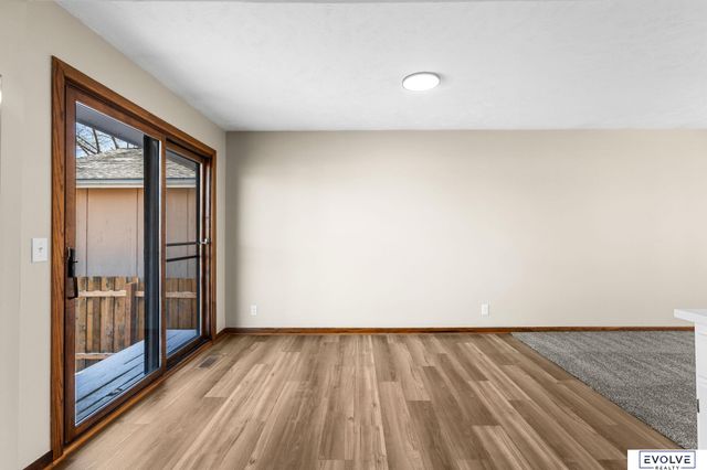 6355 S 140th Circle, Omaha, NE 68137