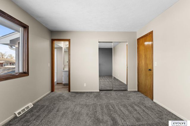 6355 S 140th Circle, Omaha, NE 68137