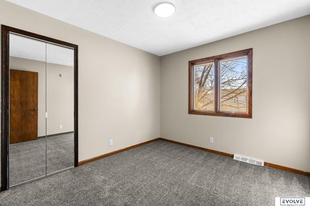 6355 S 140th Circle, Omaha, NE 68137