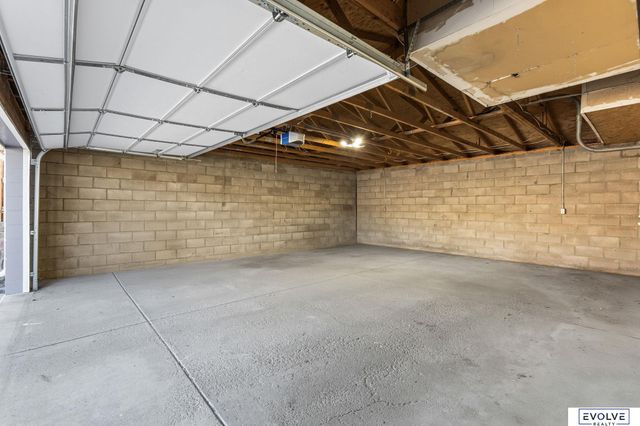 6355 S 140th Circle, Omaha, NE 68137