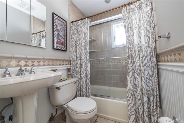 212 Gordon Avenue, Westbury, NY 11590