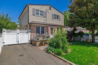 212 Gordon Avenue, Westbury, NY 11590