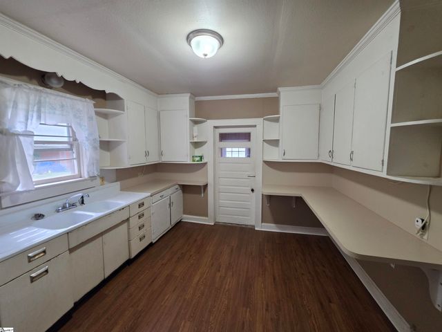 511 S Main Street, Fountain Inn, SC 29644
