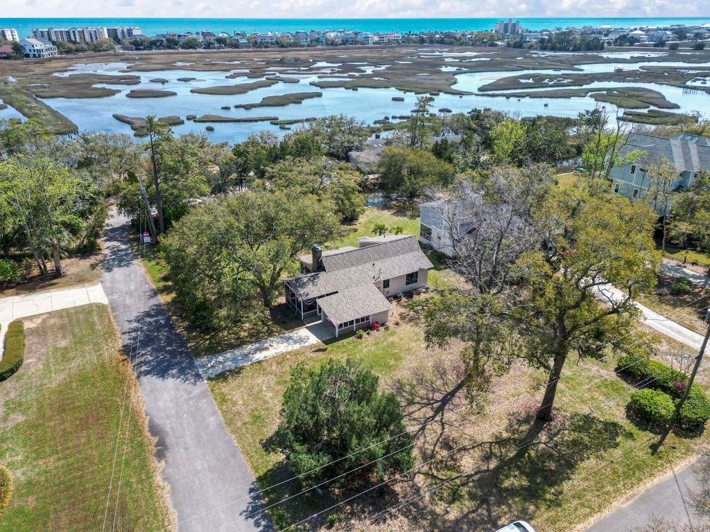 145 Midway Dr., Pawleys Island, SC 29585