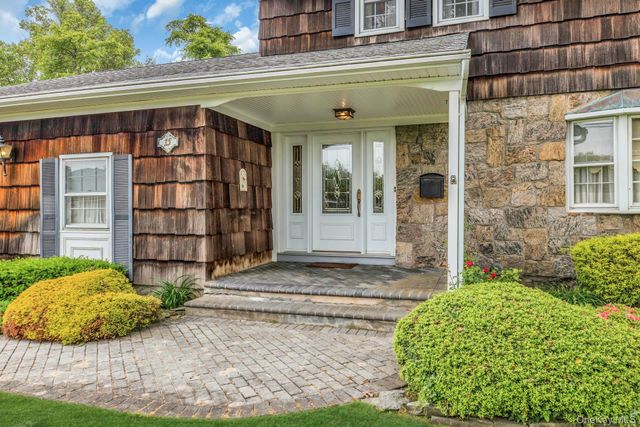 15 Palmer Drive, Sayville, NY 11782