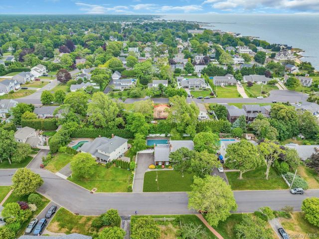 15 Palmer Drive, Sayville, NY 11782