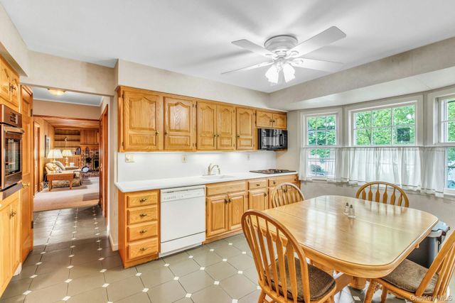 15 Palmer Drive, Sayville, NY 11782