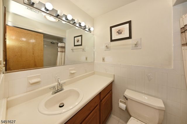 23 Ward St, Fair Lawn Boro, NJ 07410