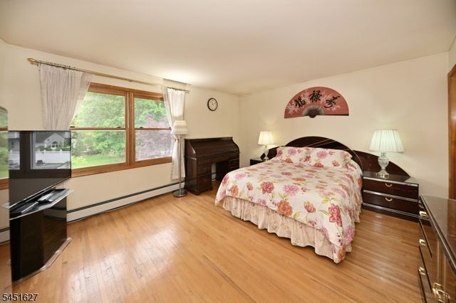 23 Ward St, Fair Lawn Boro, NJ 07410