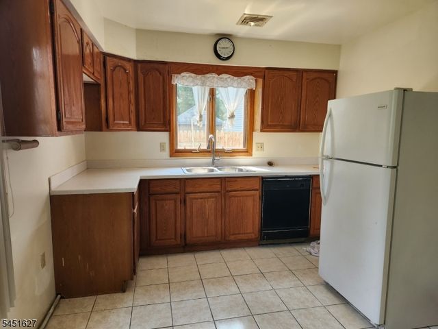 23 Ward St, Fair Lawn Boro, NJ 07410